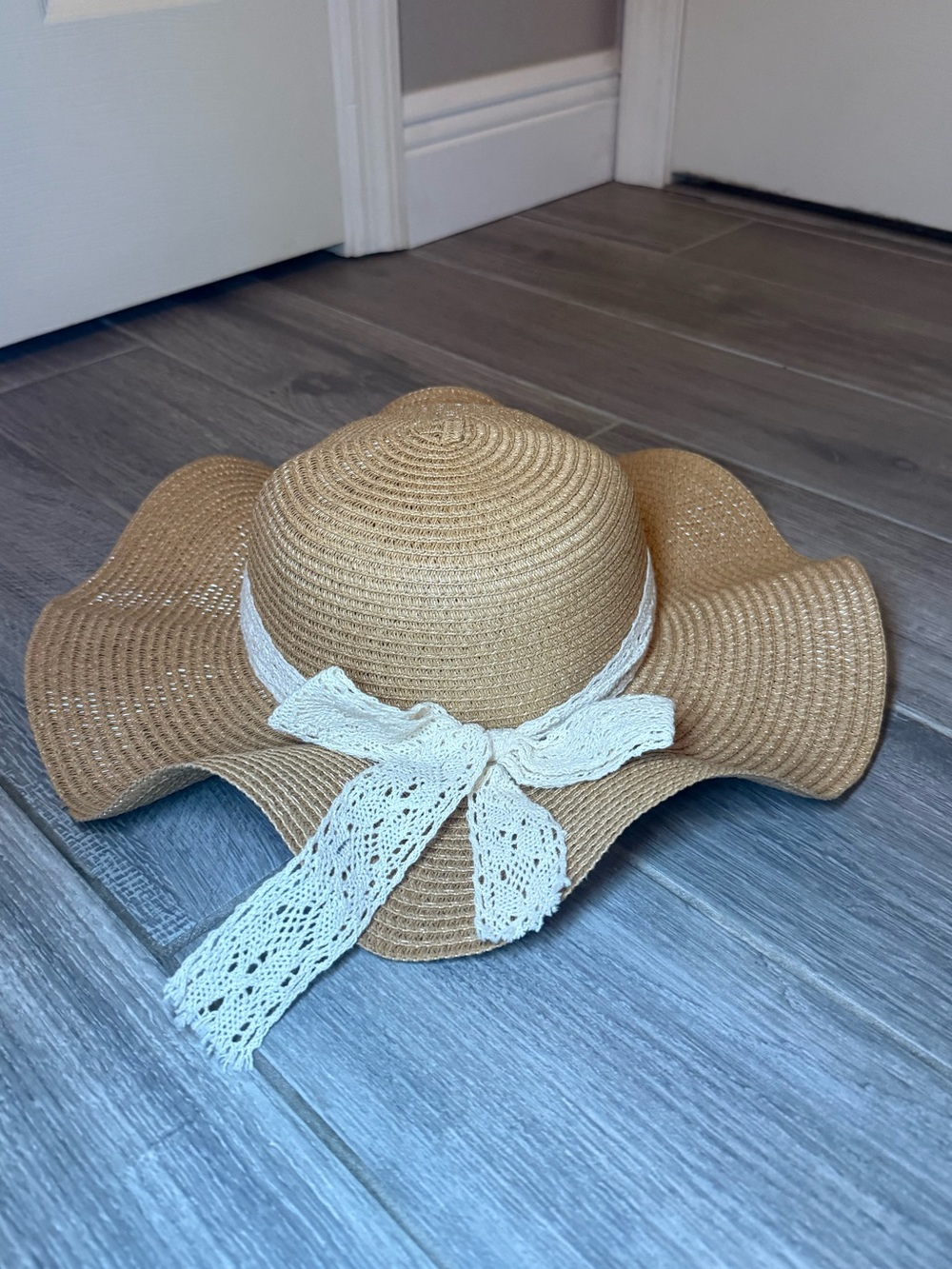 Women’s Straw Sun Hat Lace Ribbon